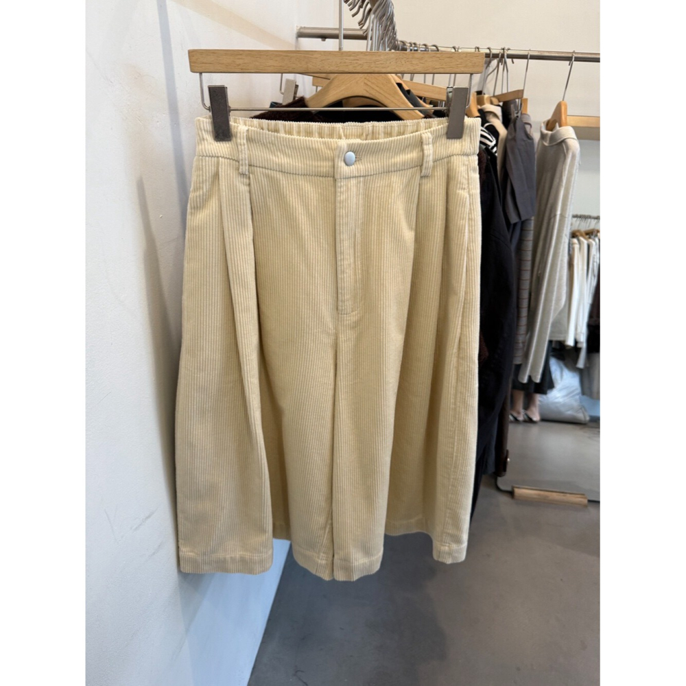 9月銜接秋天的日常~入秋必備7分休閒褲-細節圖3