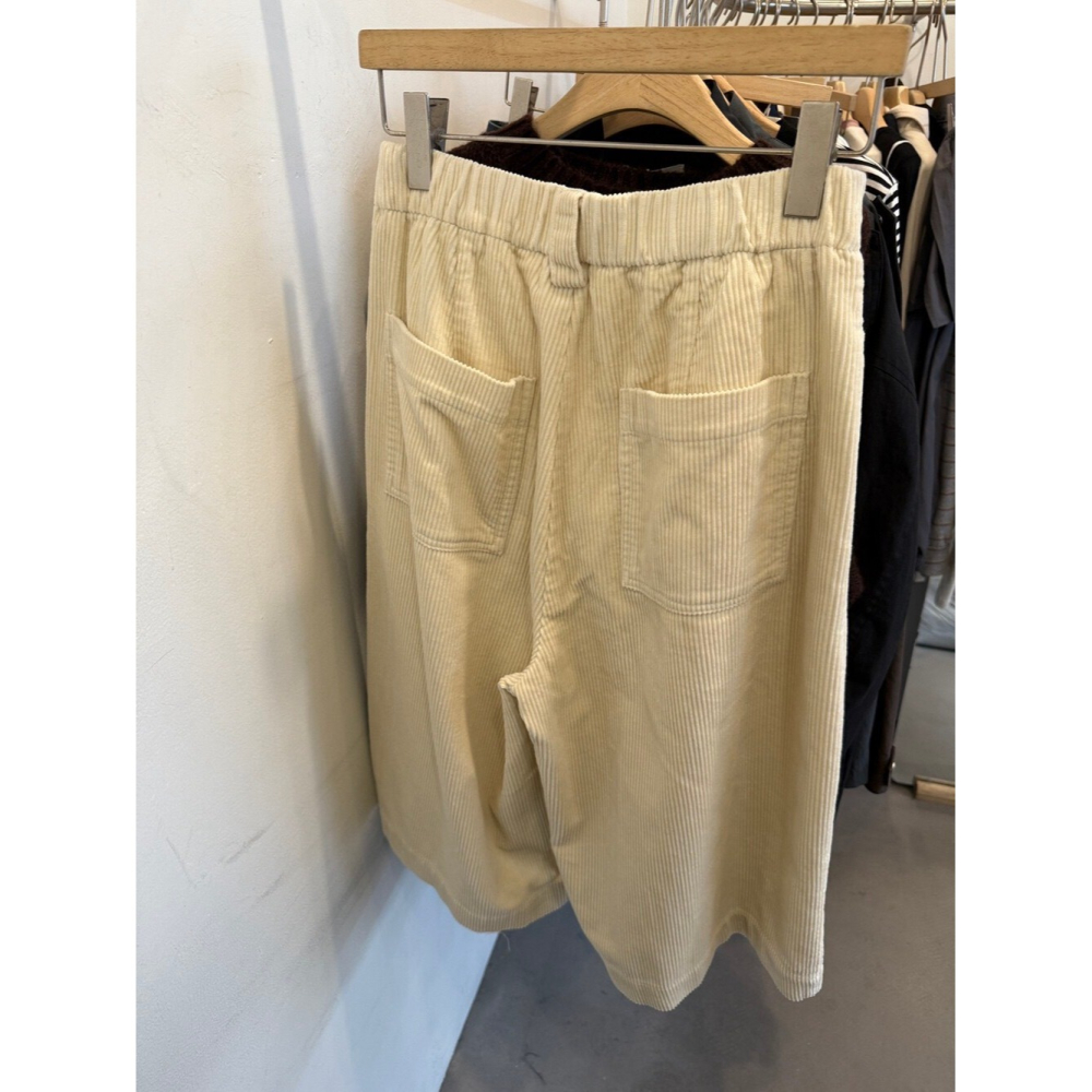 9月銜接秋天的日常~入秋必備7分休閒褲-細節圖5