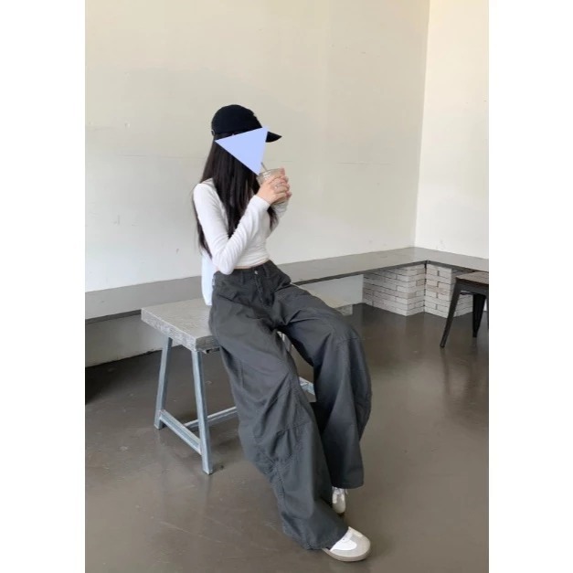 11月沉浸在這個令人愉快的涼意🍂~穿起來很好看彎刀寬闊休閒褲(布料改版)-細節圖3