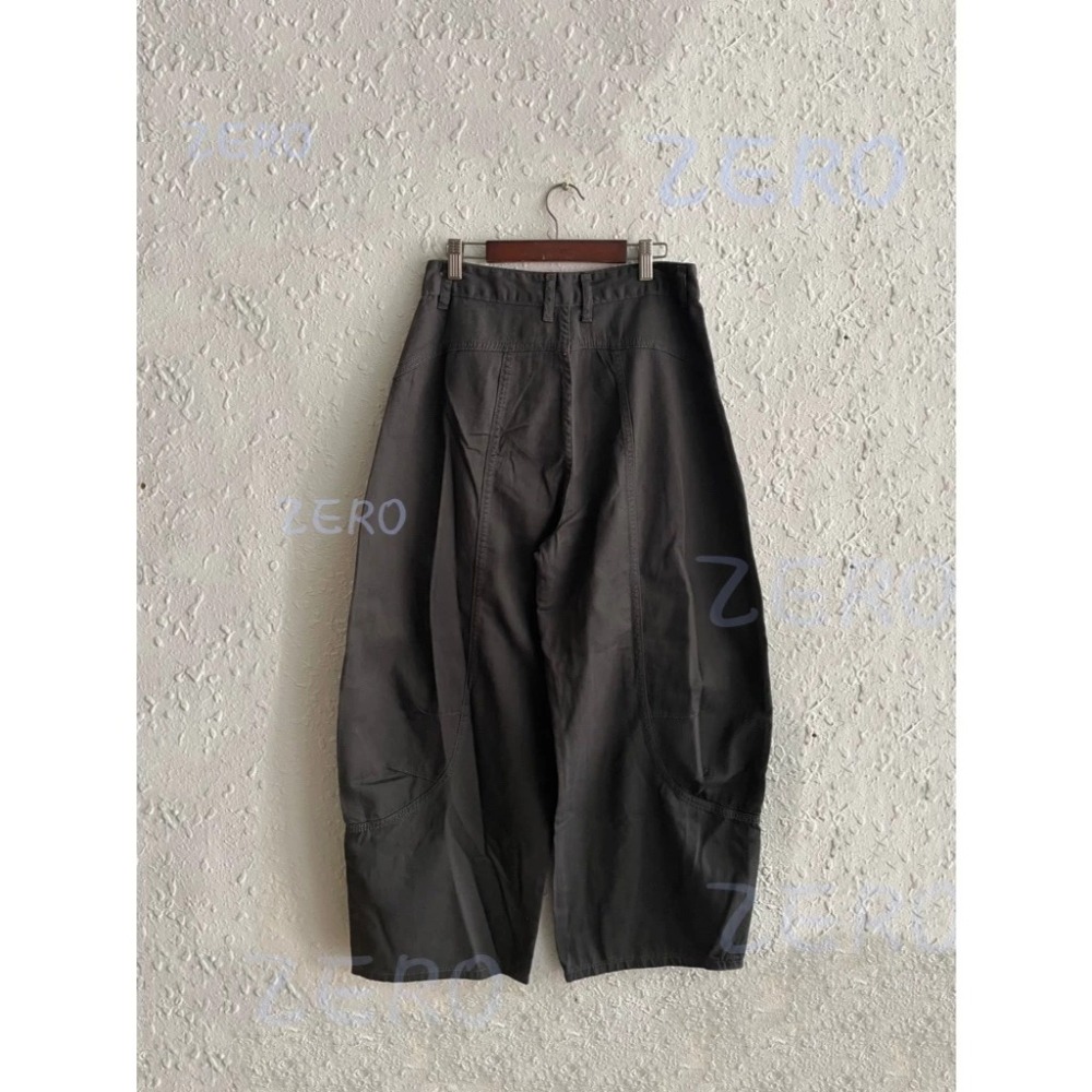 11月沉浸在這個令人愉快的涼意🍂~穿起來很好看彎刀寬闊休閒褲(布料改版)-細節圖9