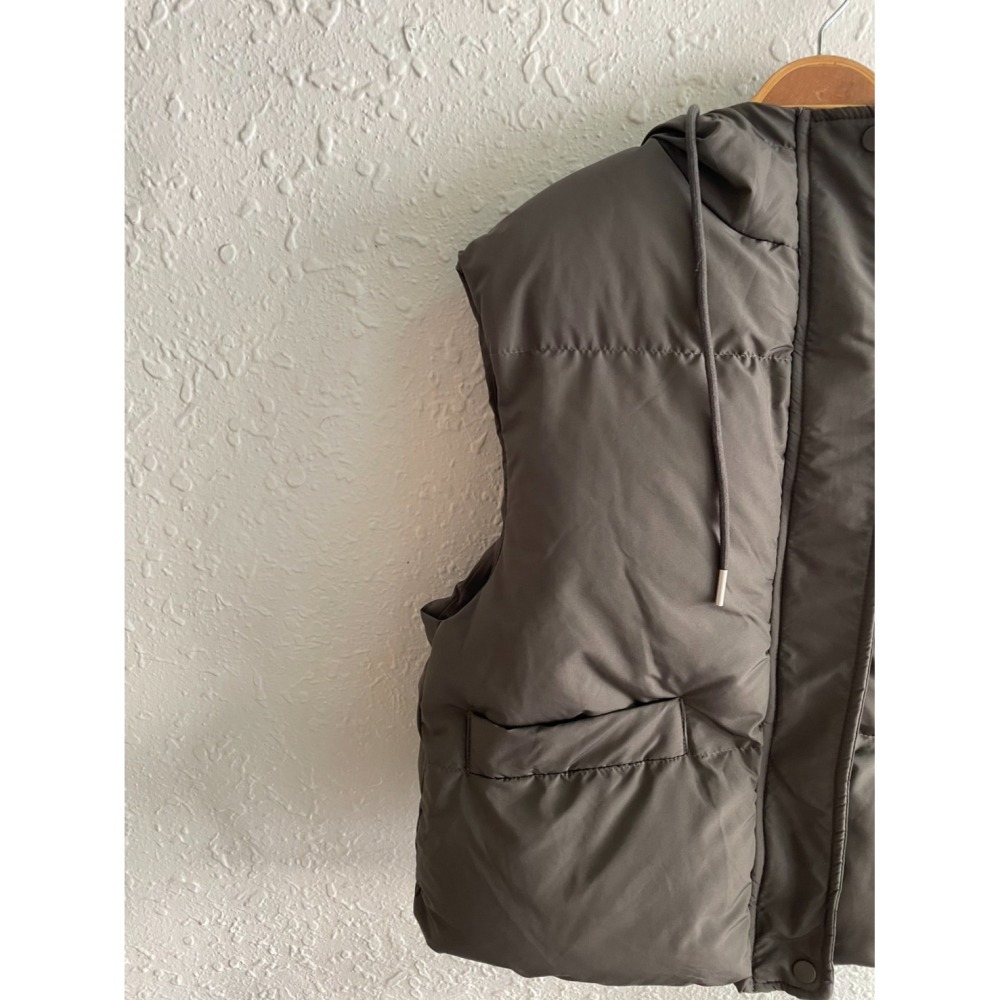 11月沉浸在這個令人愉快的涼意🍂超輕 ! 立領鋪棉背心連帽外套-細節圖9