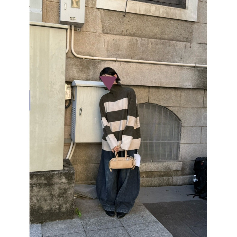 12月零動腦的穿搭公式~好穿好搭就會一直搭高領條紋針織衫-細節圖4