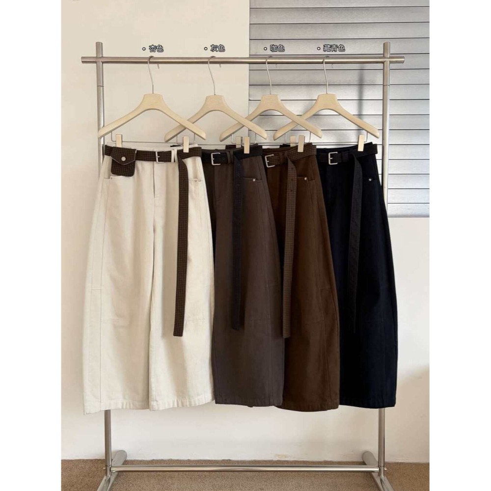 12月零動腦的穿搭公式~復古鬆弛感彎刀休閒褲(配格紋腰帶腰包)-細節圖6