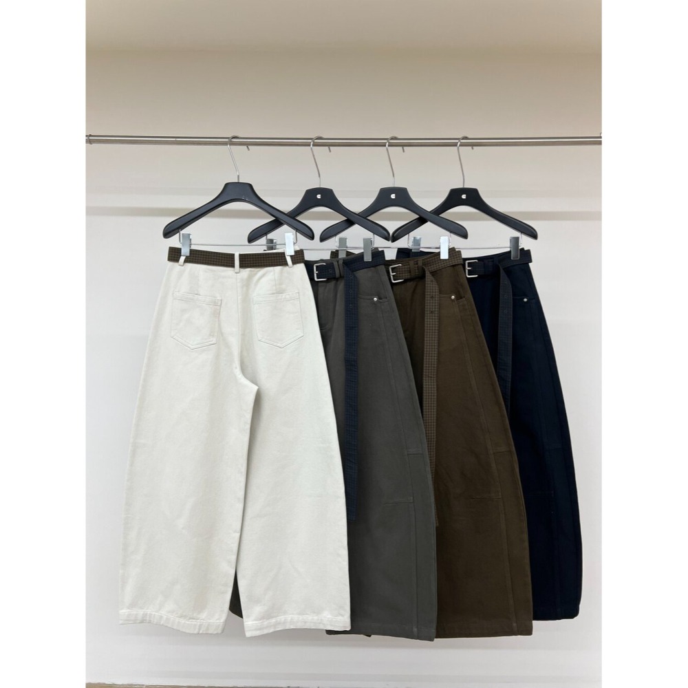 12月零動腦的穿搭公式~復古鬆弛感彎刀休閒褲(配格紋腰帶腰包)-細節圖7