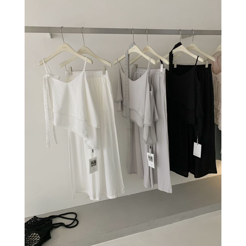 3月早春~清冷鬆弛感荷葉邊吊帶背心+鬆緊寬闊休閒褲-細節圖6