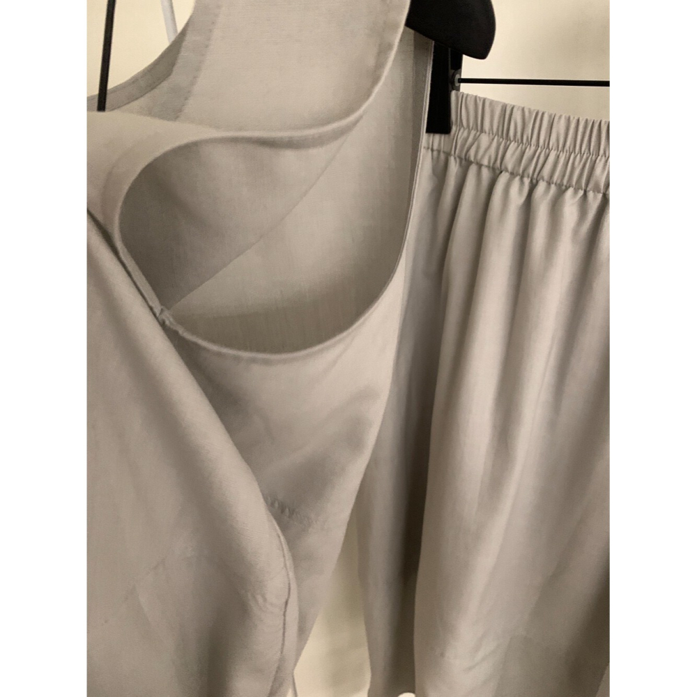 3月早春~天氣漸漸要變熱可以先準備了無袖背心+彎刀休閒裙-細節圖5