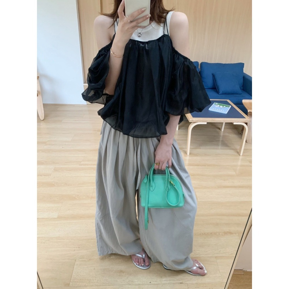 4月遲早要迎接暖春盛夏~鎖骨狙擊甜美花苞吊帶小衫+針織背心-細節圖3