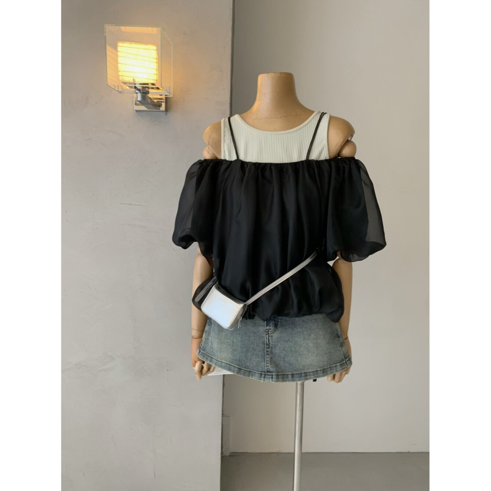 4月遲早要迎接暖春盛夏~鎖骨狙擊甜美花苞吊帶小衫+針織背心-細節圖5