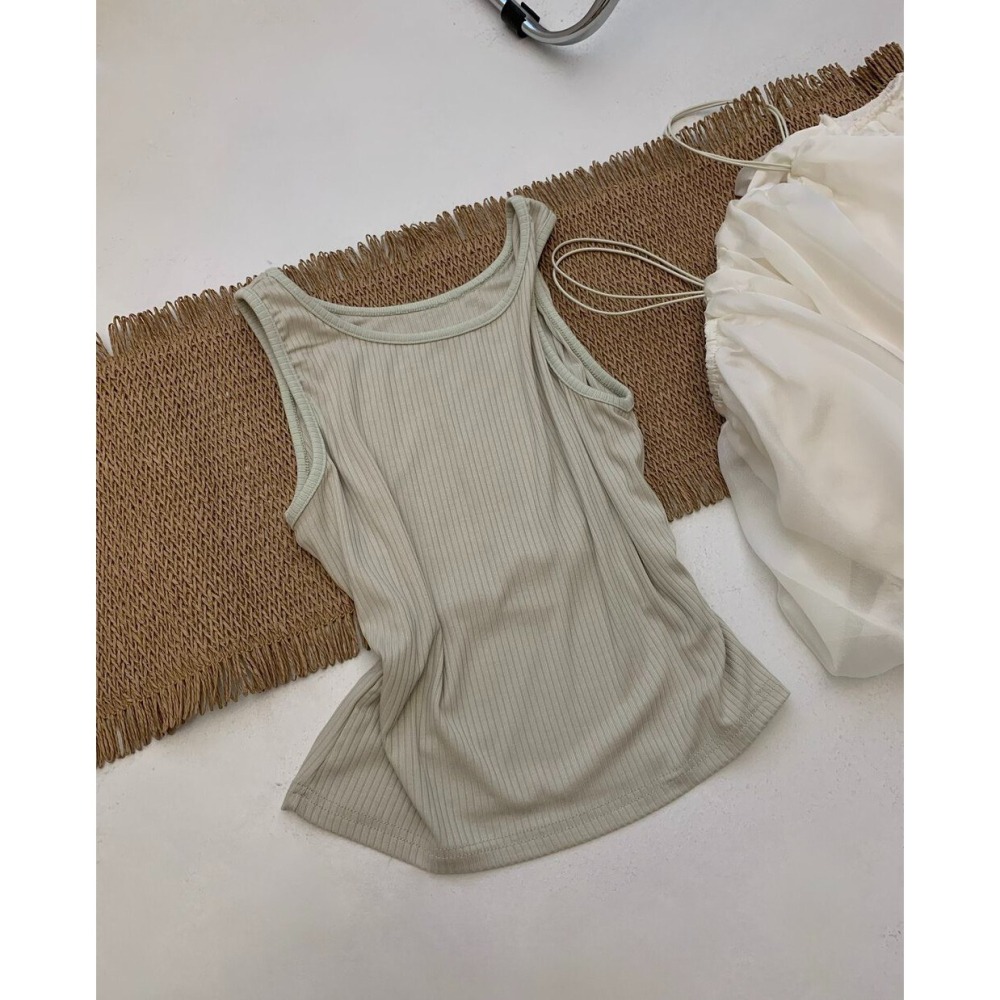 4月遲早要迎接暖春盛夏~鎖骨狙擊甜美花苞吊帶小衫+針織背心-細節圖8