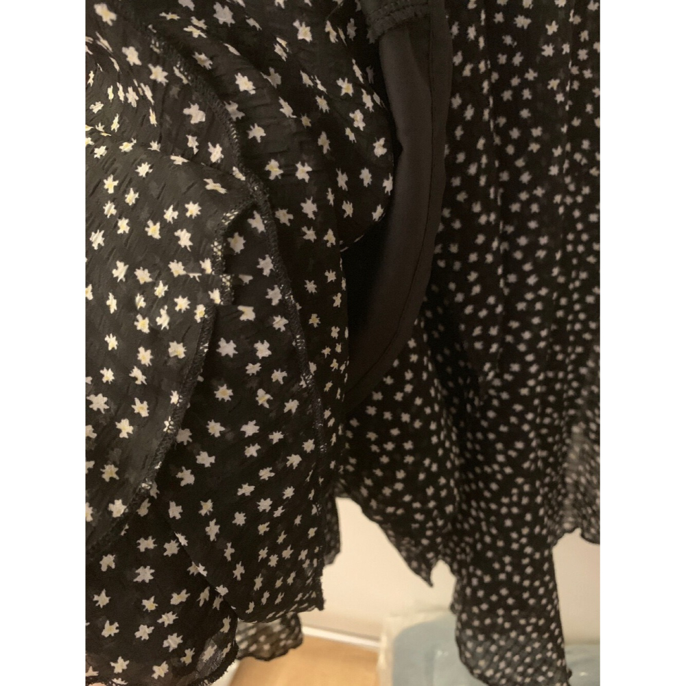 4月遲早要迎接暖春盛夏~氛圍感拉滿疊川單穿都巨美不規則荷葉邊碎花裙-細節圖6