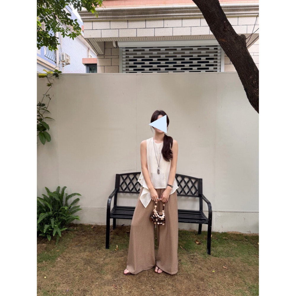4月遲早要迎接暖春盛夏~不規則無袖小衫+高腰寬闊休閒褲-細節圖2