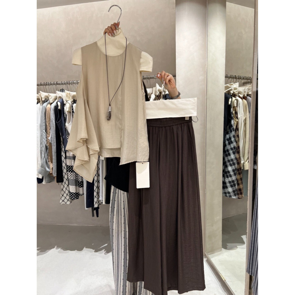 4月遲早要迎接暖春盛夏~不規則無袖小衫+高腰寬闊休閒褲-細節圖8