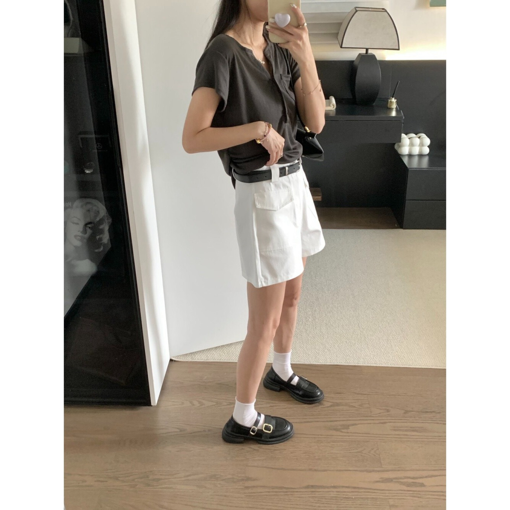6月~褲管順著骨盆最漂亮的角度微微散開，在雙腿與褲擺之間留出了很寬鬆的空氣感 休閒短褲-細節圖5