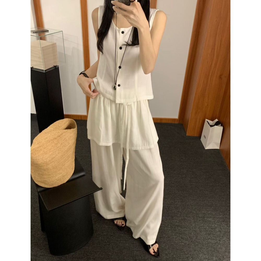 6月~這是一套不用動腦就能幫妳完成 100% 穿搭精緻度、在炎炎夏日裡通風涼爽到極點的靈魂新品  背心+休閒褲-細節圖2