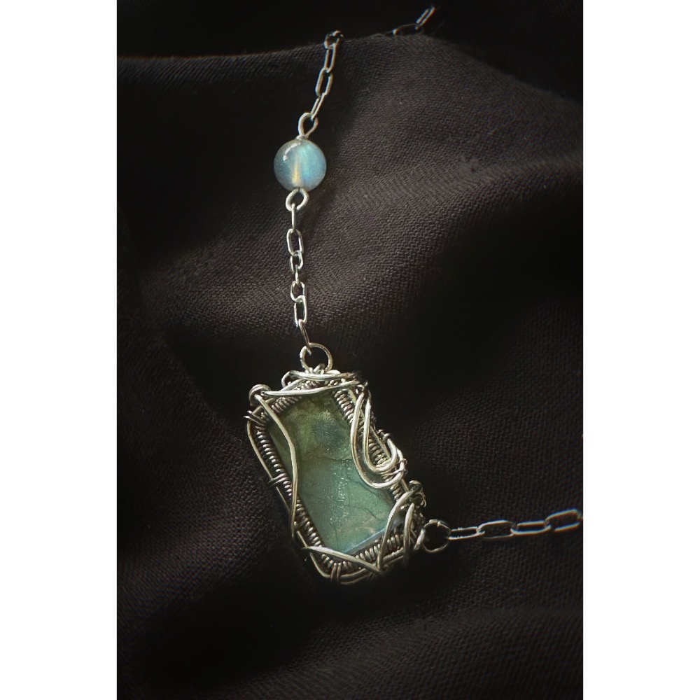 湖水綠長方型拉長石項鍊-細節圖3