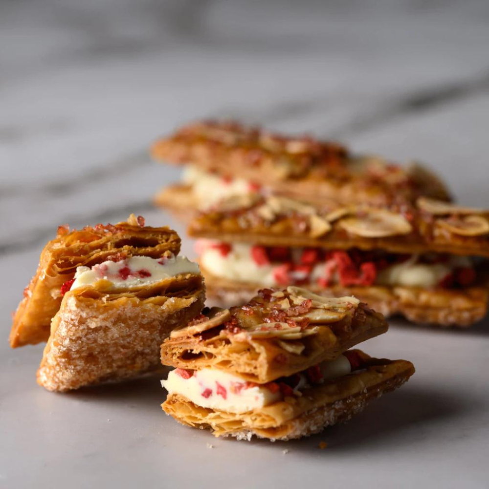 【每週到貨】日本 ALMOND TOKYO 草莓拿破崙派夾心派 拿破崙派 千層酥 千層派 餅乾 餅乾禮盒 日本伴手禮-細節圖3