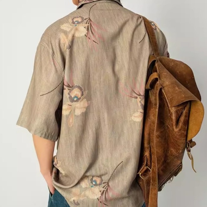 EL CAPITAL 褐色花紋短袖襯衫 花襯衫 滿版圖案 復古 街頭 潮流 音樂祭穿搭 菁英資本-細節圖4