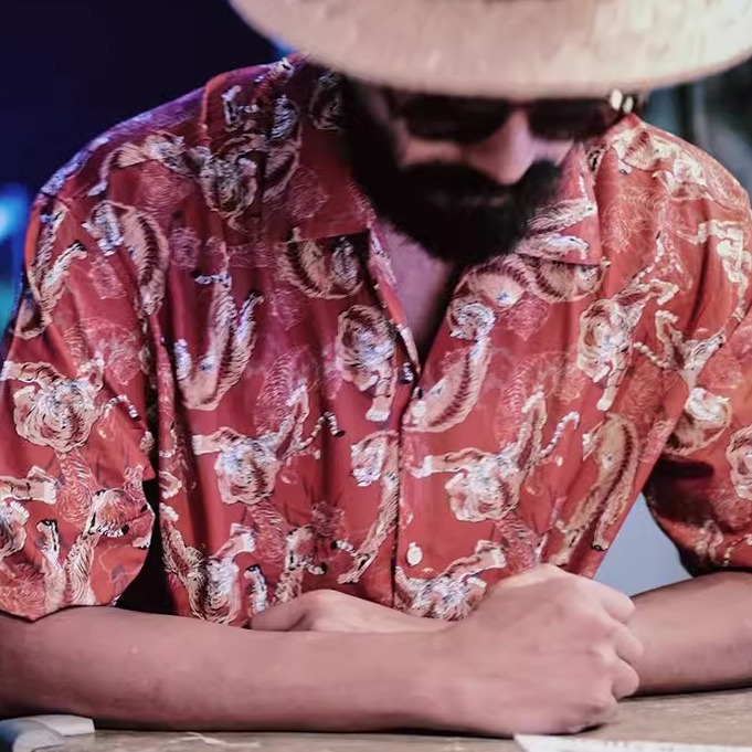 EL CAPITAL 虎虎生風滿版花紋短袖襯衫 花襯衫 滿版圖案 短袖襯衫 度假風 街頭 潮流 復古 菁英資本-細節圖2