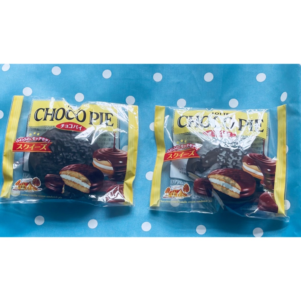 lotte 日本 正版 可愛 仿真食物 ❣️樂天巧克力派 吊飾 squishy 軟軟 捏捏 慢回彈 捏捏樂 交換禮物-細節圖2