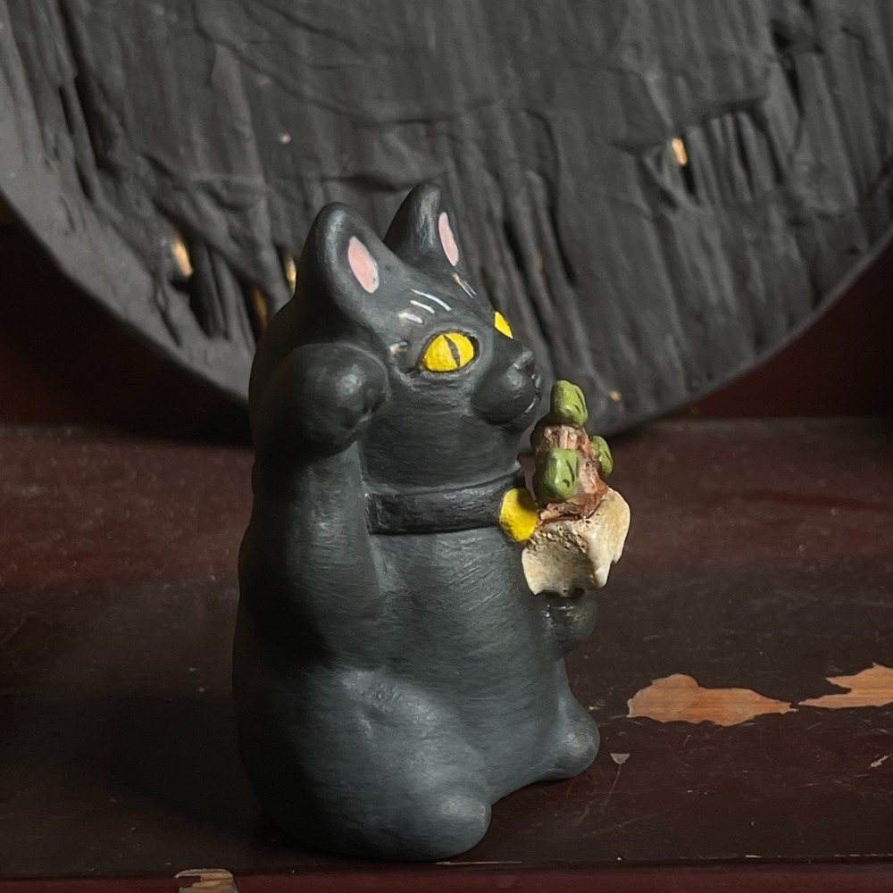 陶瓷招財貓雕塑-小松樹黑貓白盆景-細節圖3