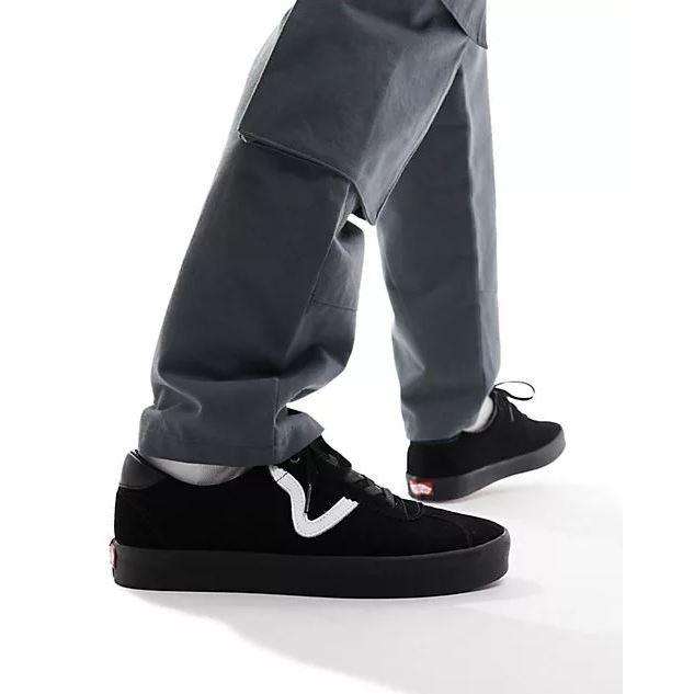 [unclev1966] 代購 Vans Sports Low 黑白 黑魂 百搭 耐髒 LOGO V 滑板鞋-細節圖2