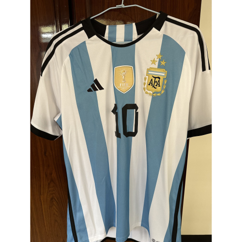 二手正品2022年世界盃冠軍球衣阿根廷Messi90%新L號