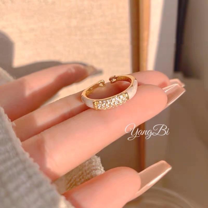 𝓨𝓪𝓷𝓰𝓑𝓲🫧闆娘自留款｜琺瑯釉白鑲鑽單層細戒 Y429-細節圖3