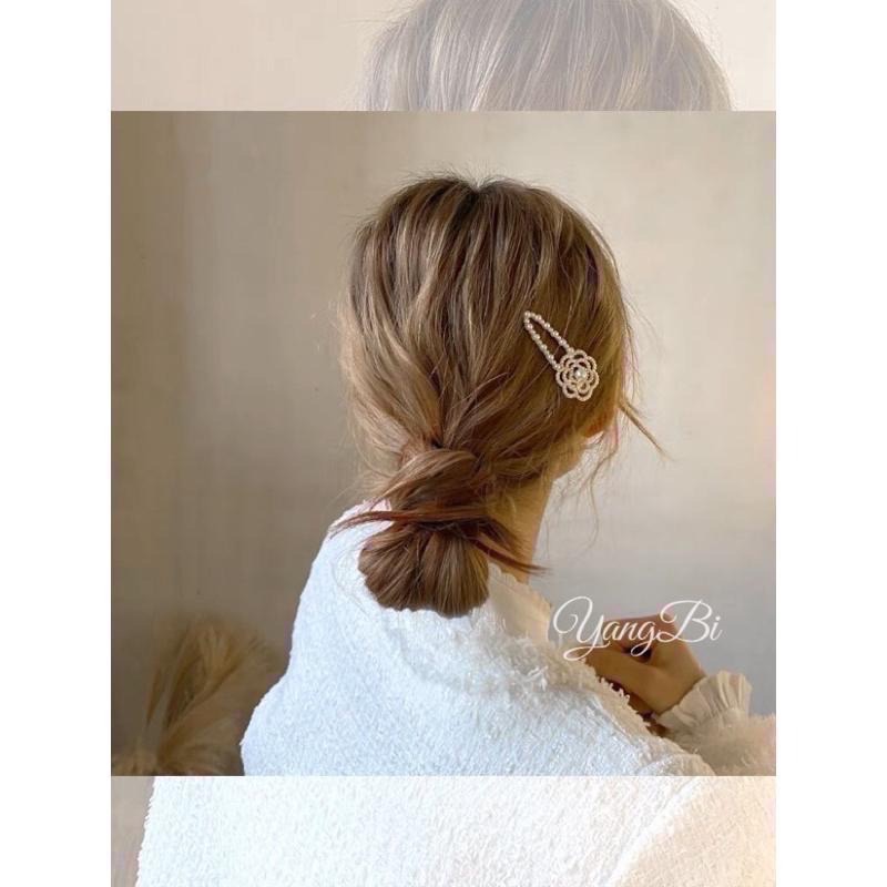 𝓨𝓪𝓷𝓰𝓑𝓲🫧吸睛焦點款｜珍珠山茶花水鑽髮夾 邊夾 V177-細節圖8