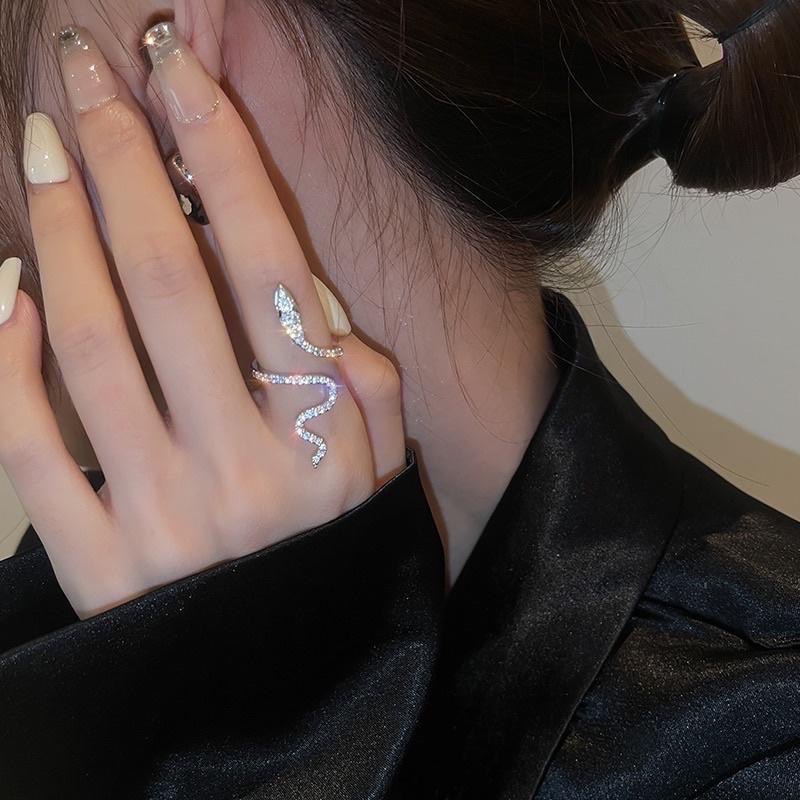 𝓨𝓪𝓷𝓰𝓑𝓲🇰🇷絕美｜甜酷女孩個性滿鑽蛇戒 蛇形戒指 Y257-細節圖7