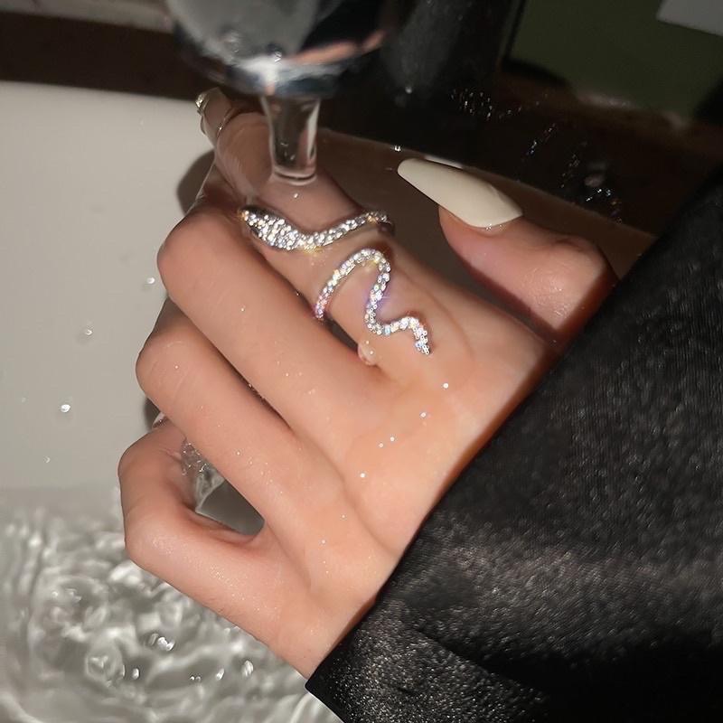 𝓨𝓪𝓷𝓰𝓑𝓲🇰🇷絕美｜甜酷女孩個性滿鑽蛇戒 蛇形戒指 Y257-細節圖8