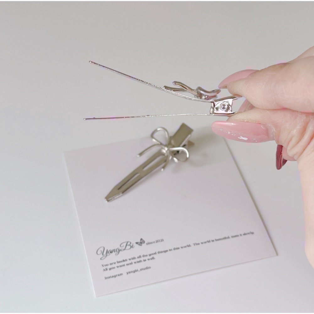 𝓨𝓪𝓷𝓰𝓑𝓲🫧金屬銀色蝴蝶結無痕瀏海夾 髮夾 V262-細節圖8