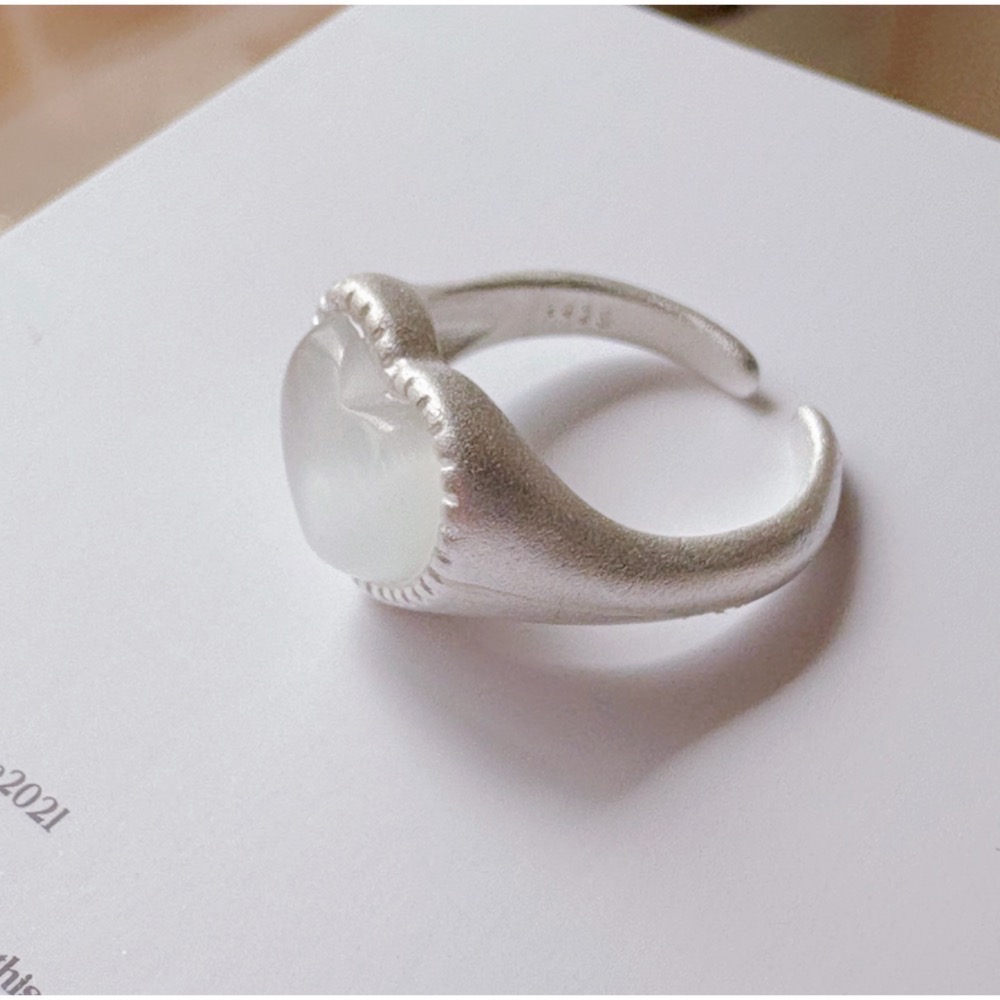 𝓨𝓪𝓷𝓰𝓑𝓲🩰貓眼石愛心花邊拉絲戒指 Y754東大門 小眾 2025新款 質感-細節圖9