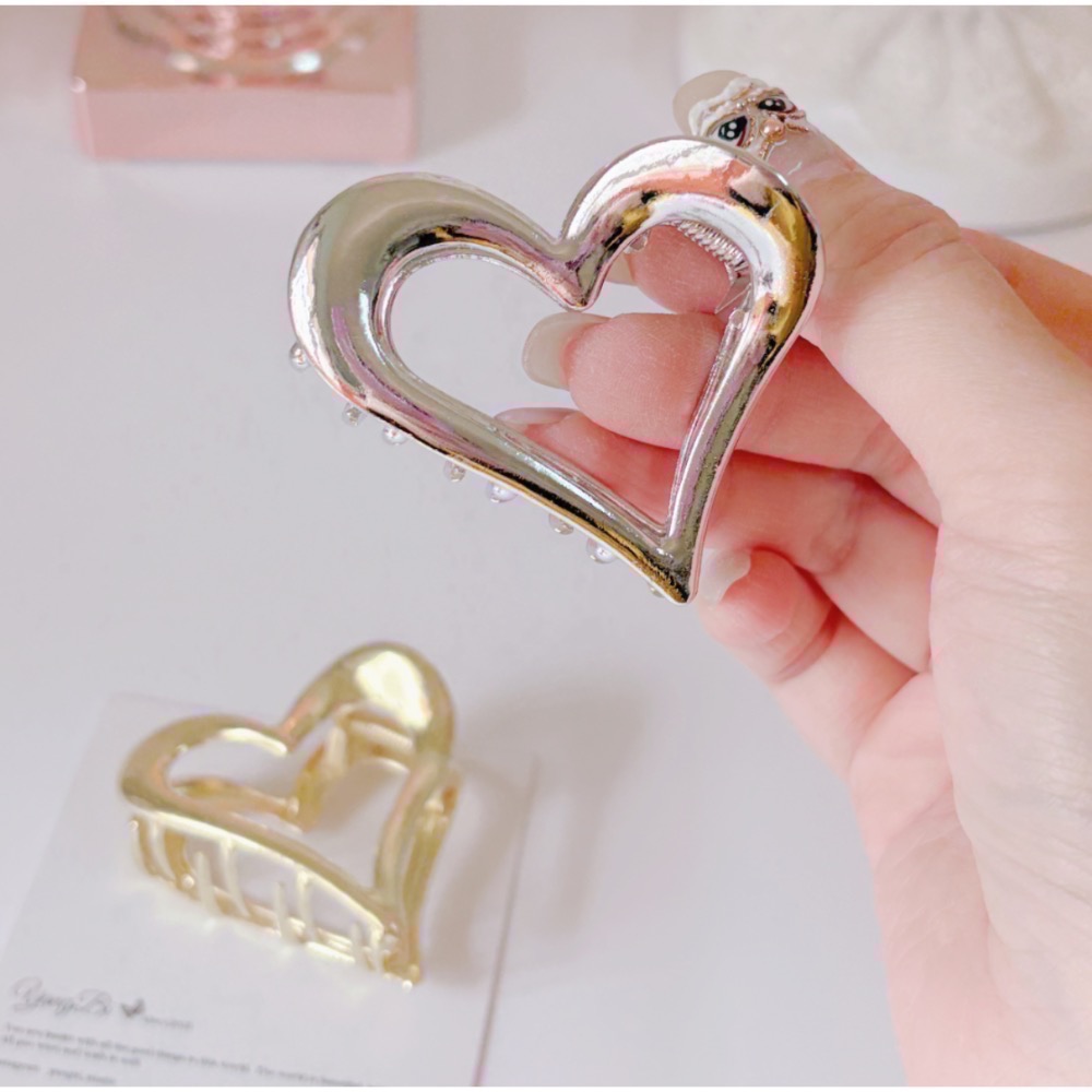 𝓨𝓪𝓷𝓰𝓑𝓲🩰高級感金屬愛心馬尾夾 鯊魚夾 抓夾 V333-細節圖4