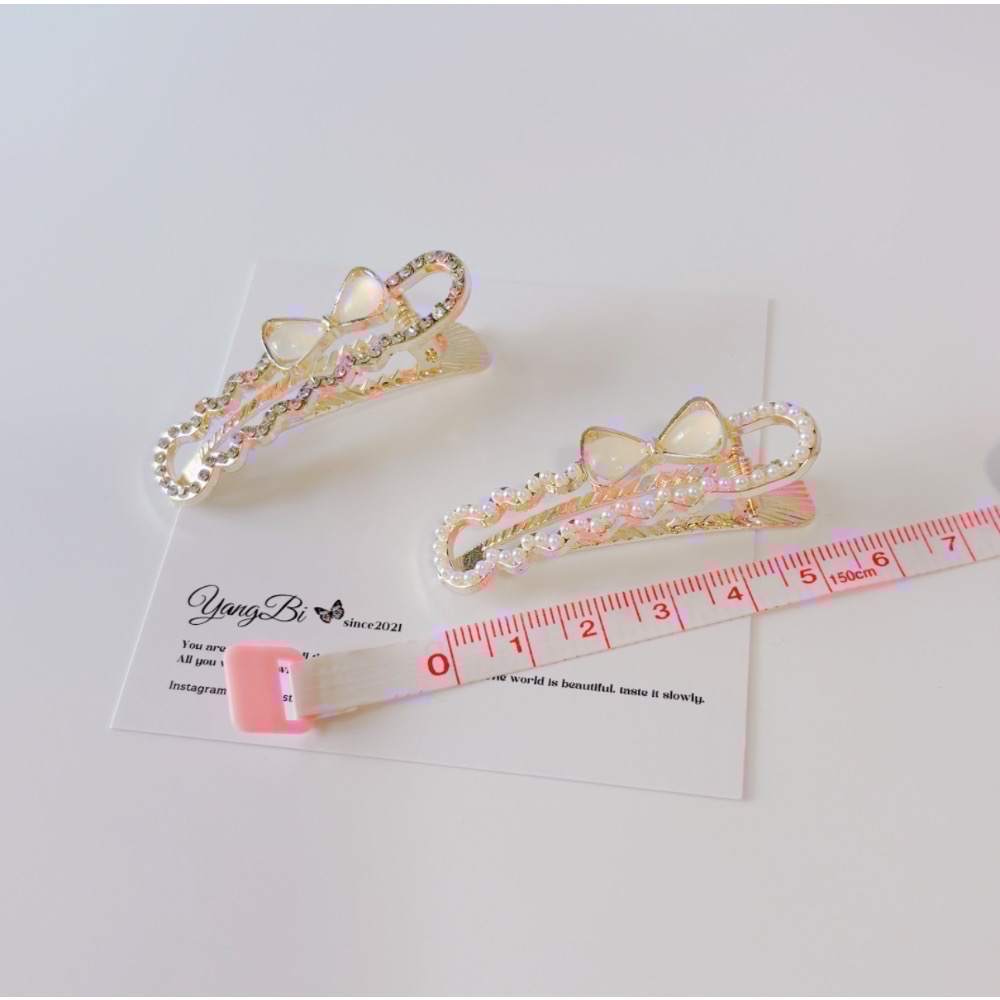 𝓨𝓪𝓷𝓰𝓑𝓲🩰韓版甜美氣質珍珠水鑽蝴蝶結髮夾 鴨嘴夾 V349-細節圖9