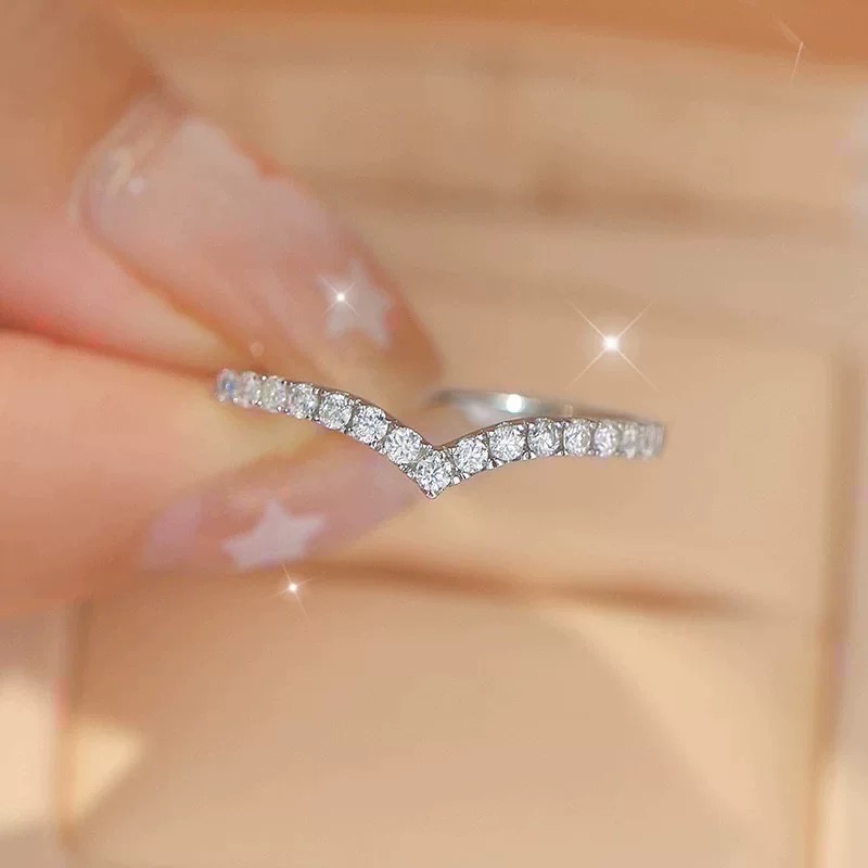 𝓨𝓪𝓷𝓰𝓑𝓲🩰闆娘自留大推｜顯瘦V型排鑽戒指 Y785-細節圖2