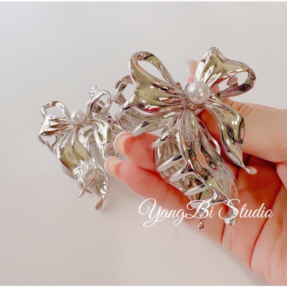 𝓨𝓪𝓷𝓰𝓑𝓲🕊️夏日半抓~甜酷珍珠蝴蝶結金屬鯊魚夾 抓夾 V394-細節圖6