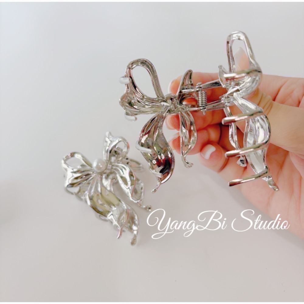 𝓨𝓪𝓷𝓰𝓑𝓲🕊️夏日半抓~甜酷珍珠蝴蝶結金屬鯊魚夾 抓夾 V394-細節圖8