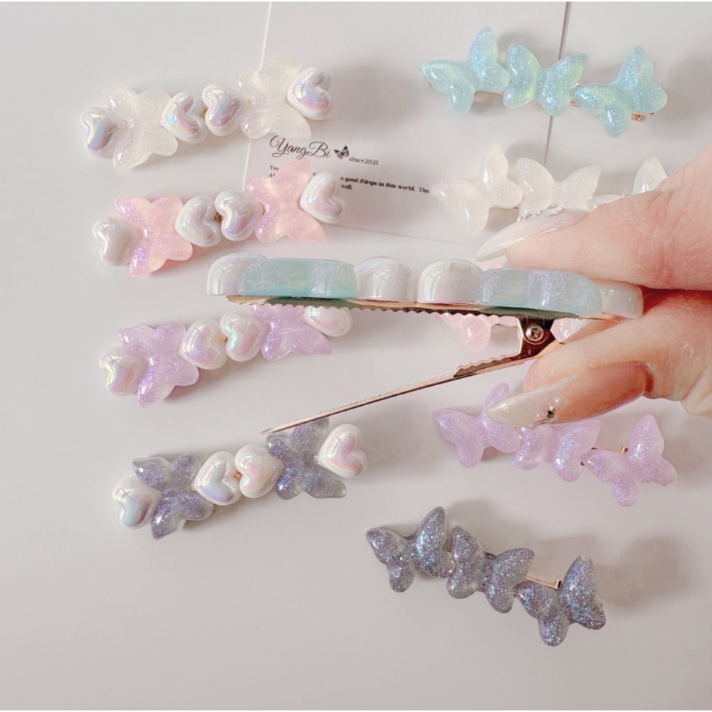 𝓨𝓪𝓷𝓰𝓑𝓲🕊️【細閃夢幻冰透蝴蝶】珍珠愛心蝴蝶髮夾 邊夾 鴨嘴夾 V402-細節圖10