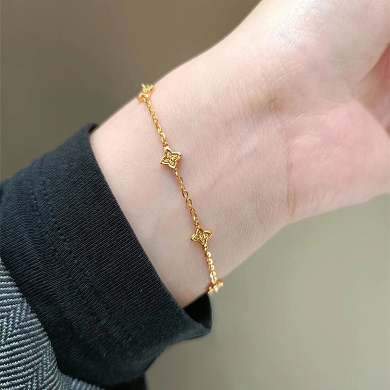 𝓨𝓪𝓷𝓰𝓑𝓲🕊️【金色復古四芒星手鍊】輕奢 小眾 高級感 星星 疊戴手飾 四芒星 Y826-細節圖2