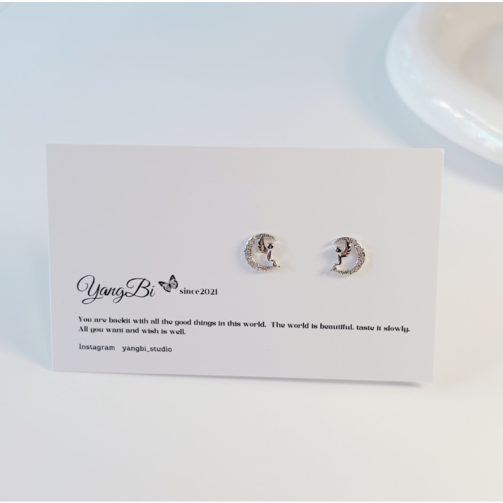 𝓨𝓪𝓷𝓰𝓑𝓲🕊️【甜美設計感】【精緻彎月小天使耳釘耳環】 Y842-細節圖5