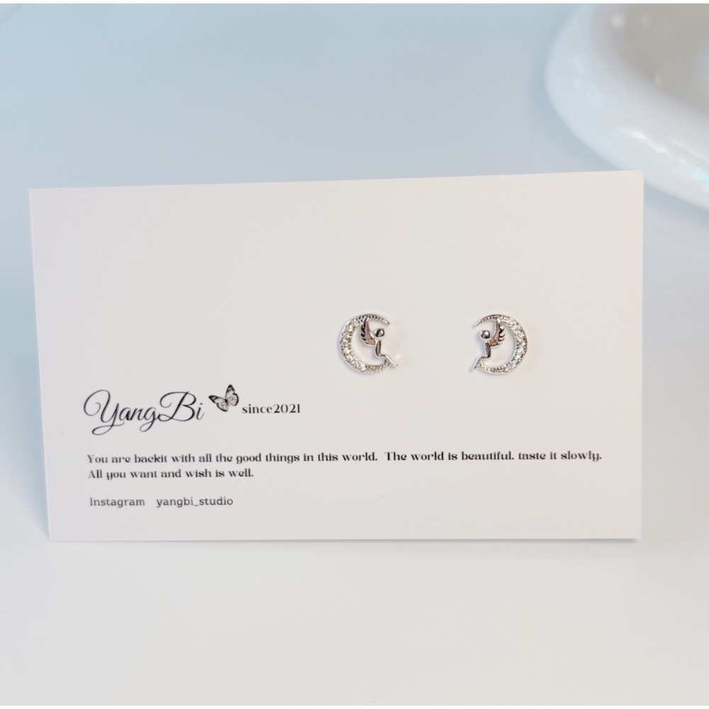 𝓨𝓪𝓷𝓰𝓑𝓲🕊️【甜美設計感】【精緻彎月小天使耳釘耳環】 Y842-細節圖7