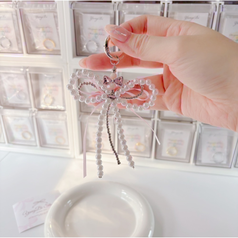 𝓨𝓪𝓷𝓰𝓑𝓲🩰純手工【超甜美三層珍珠蝴蝶結吊飾】【珍珠粉緞帶碎銀子手機吊飾】 C68-細節圖7