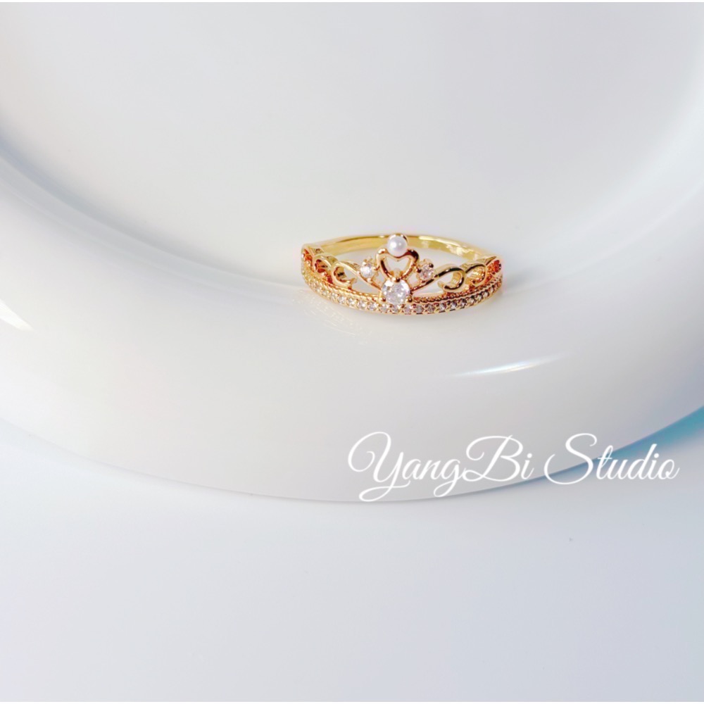 𝓨𝓪𝓷𝓰𝓑𝓲🕊️【 18K真金加厚】【精緻典雅蕾絲皇冠微鑲鑽戒指】 Y849-細節圖4