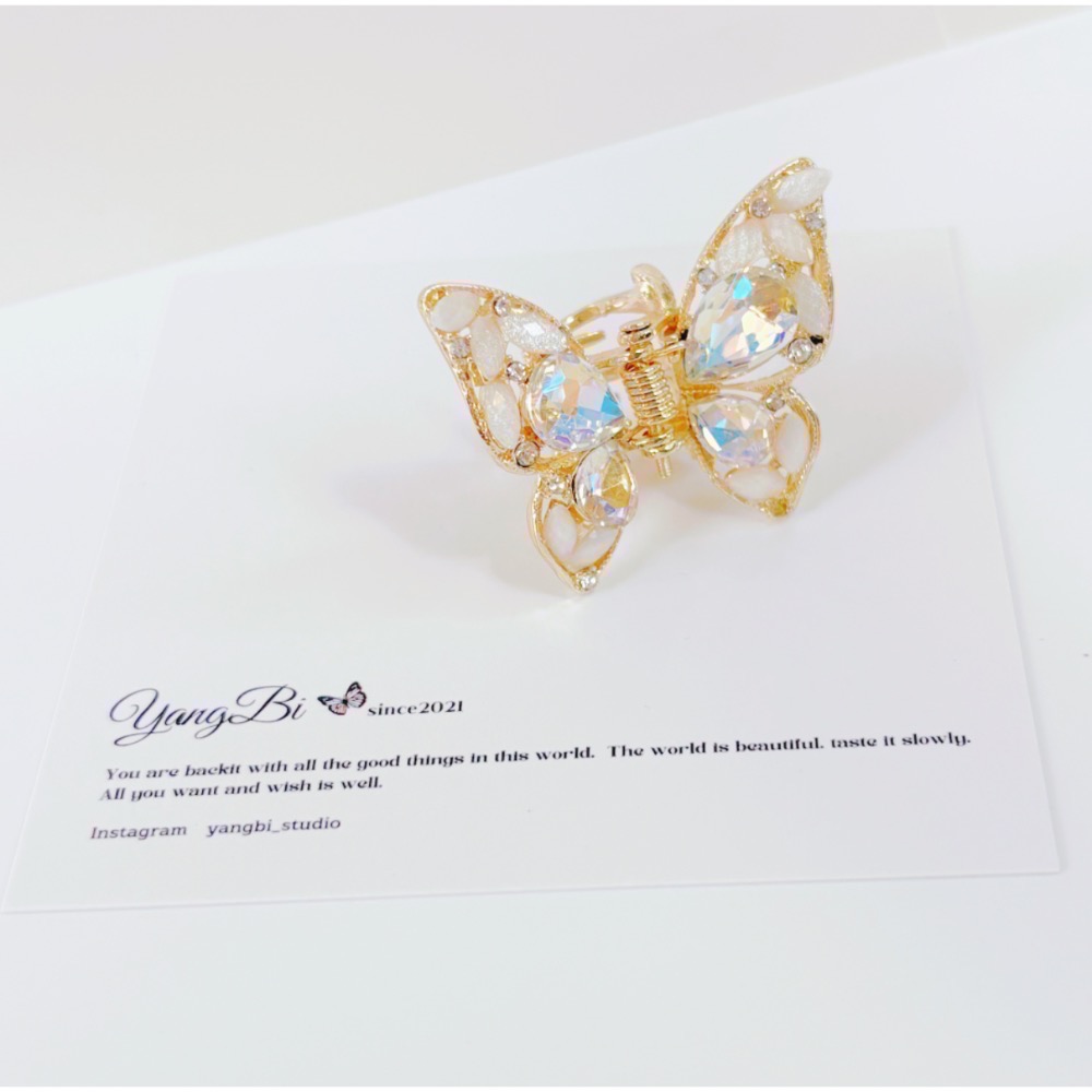 𝓨𝓪𝓷𝓰𝓑𝓲🕊️【七彩霓虹甜美水鑽蝴蝶小抓夾】 V429-細節圖7