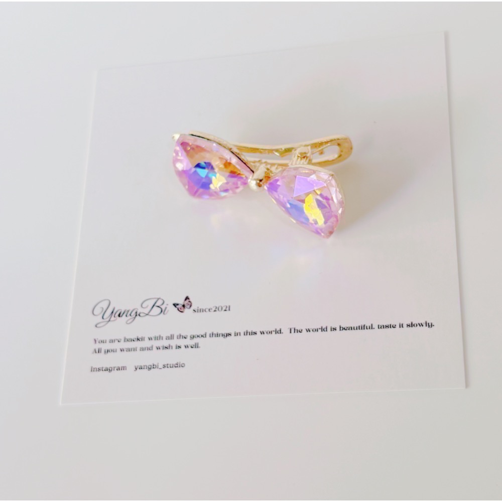 𝓨𝓪𝓷𝓰𝓑𝓲🕊️【七彩霓虹折射甜美粉色水晶蝴蝶结髮夾】 V430-細節圖8