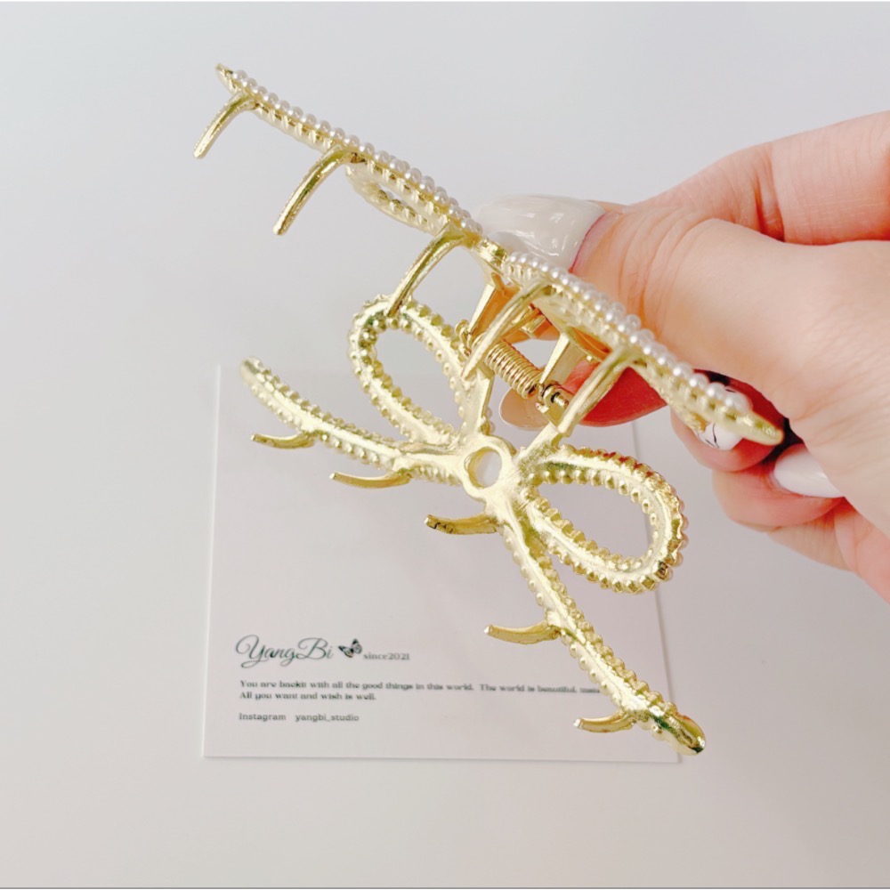 𝓨𝓪𝓷𝓰𝓑𝓲🕊️【珍珠水鑽蝴蝶結大鯊魚夾】抓夾 V435-細節圖9