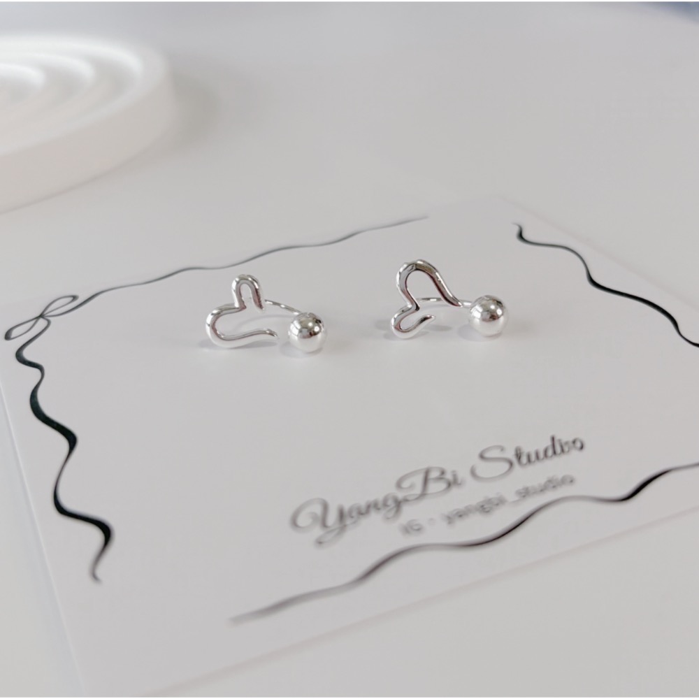 𝓨𝓪𝓷𝓰𝓑𝓲🕊️【韓系流線鏤空愛心螺絲擰耳環】 Y888-細節圖3