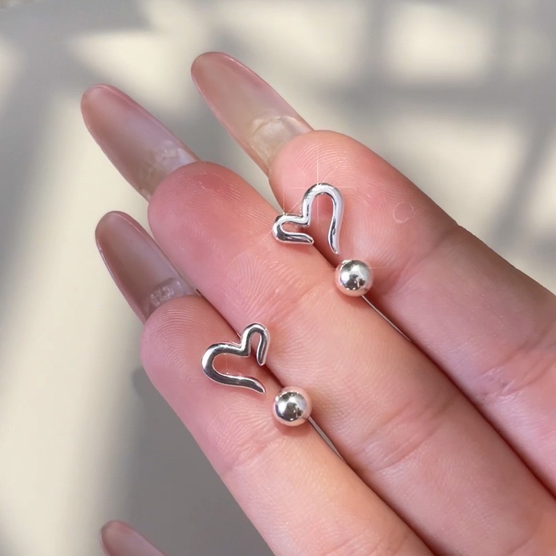 𝓨𝓪𝓷𝓰𝓑𝓲🕊️【韓系流線鏤空愛心螺絲擰耳環】 Y888-細節圖10