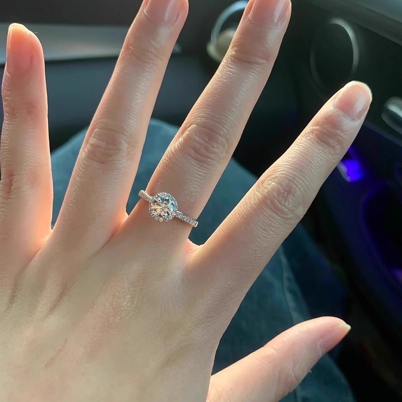 𝓨𝓪𝓷𝓰𝓑𝓲🕊️【百年經典】 【歐美浮誇圓形方包大鑽戒】戒指 Y891-細節圖3