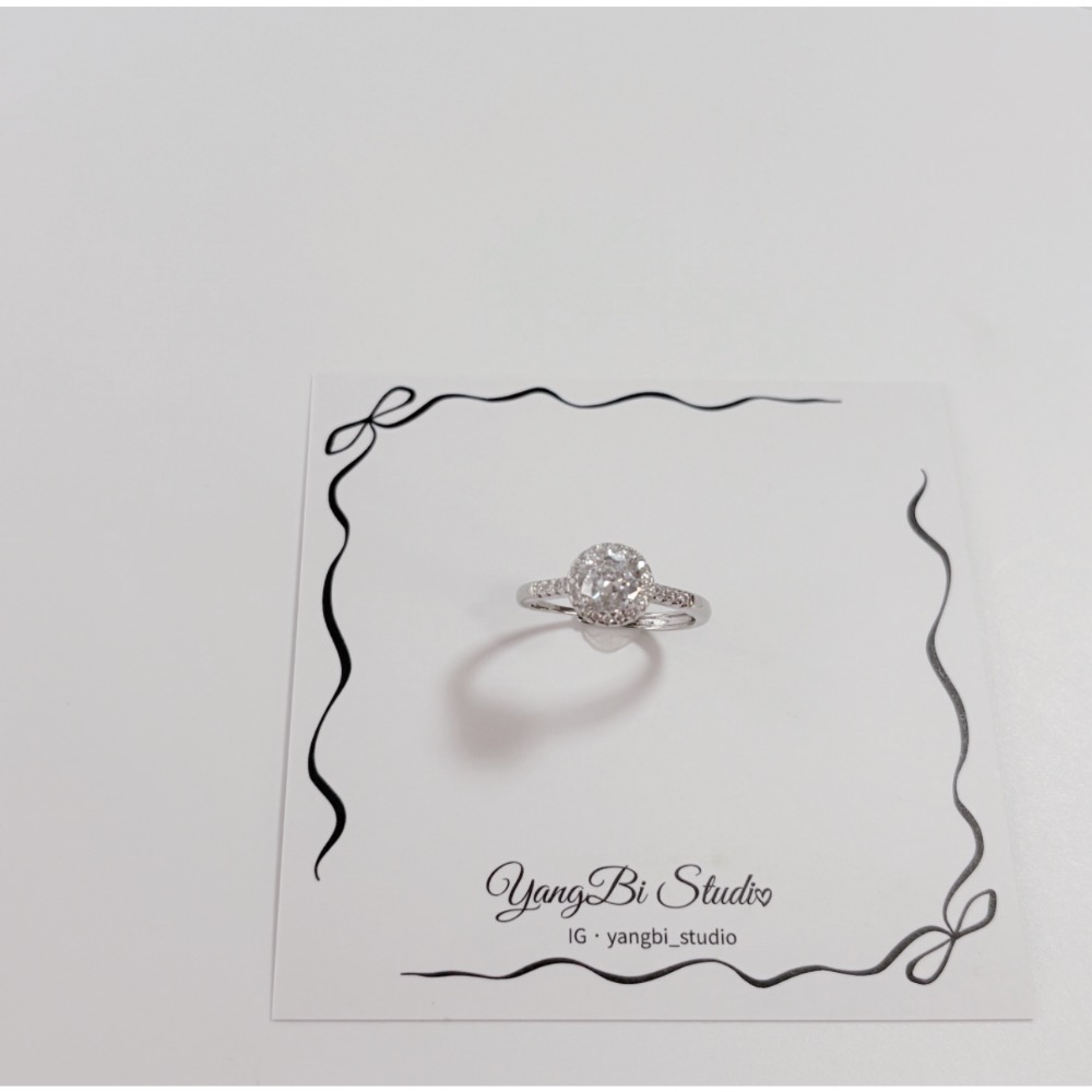 𝓨𝓪𝓷𝓰𝓑𝓲🕊️【百年經典】 【歐美浮誇圓形方包大鑽戒】戒指 Y891-細節圖9